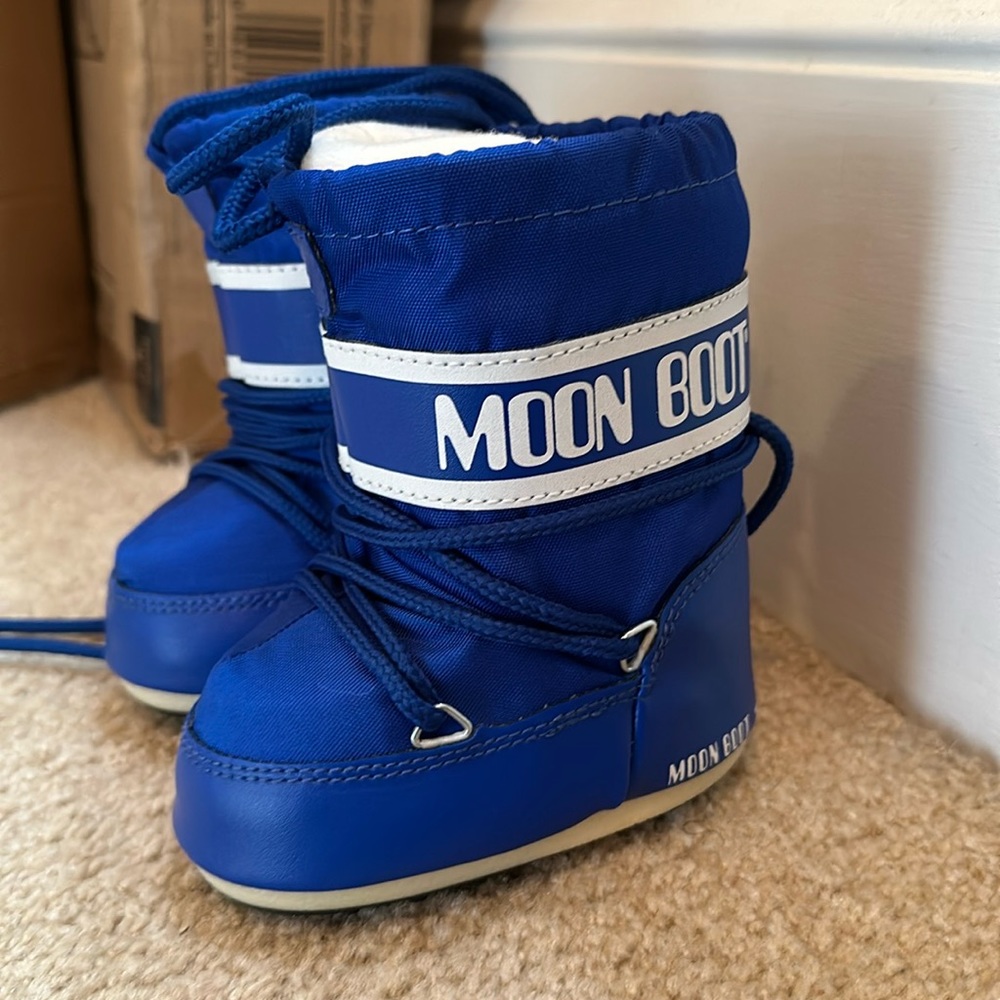 Moon Boots